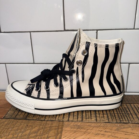Women's Converse Chuck 70 Hi Size 5 Shoes Zebra Print Canvas Glow Sneaker - Picture 2 of 6